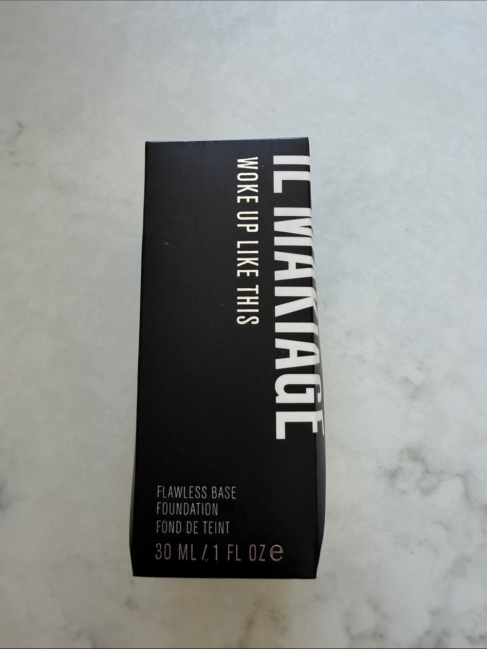 IL MAKIAGE Flawless Base Foundation - Black Packaging